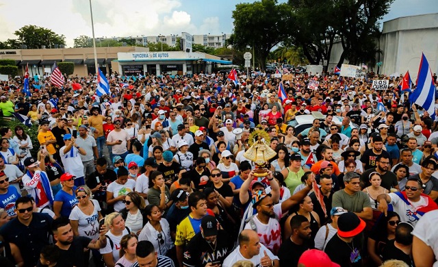 miami-apoyas-protestas-cuba